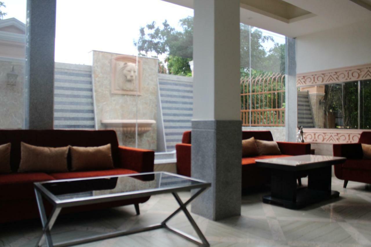 Royal Residence Iffco Chowk Gurgaon Bagian luar foto