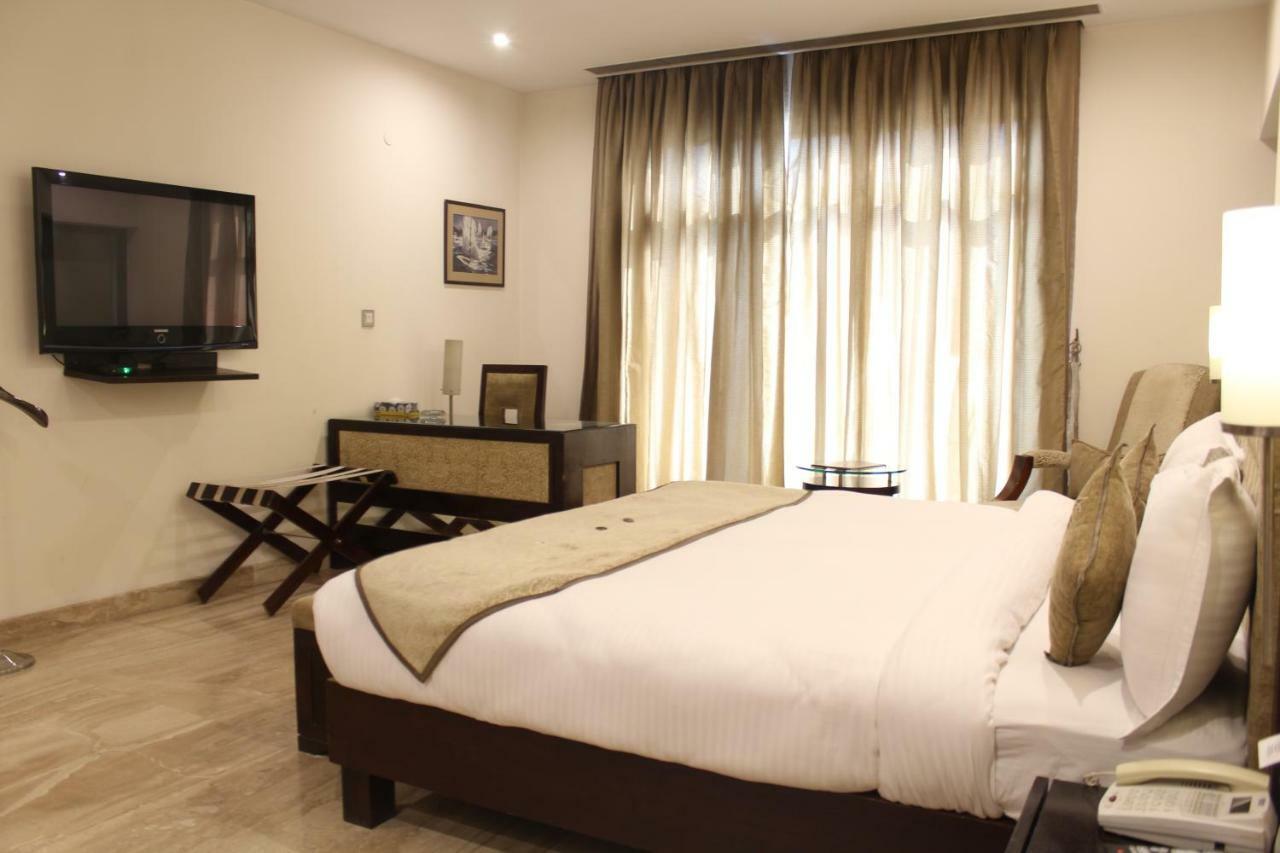 Royal Residence Iffco Chowk Gurgaon Bagian luar foto