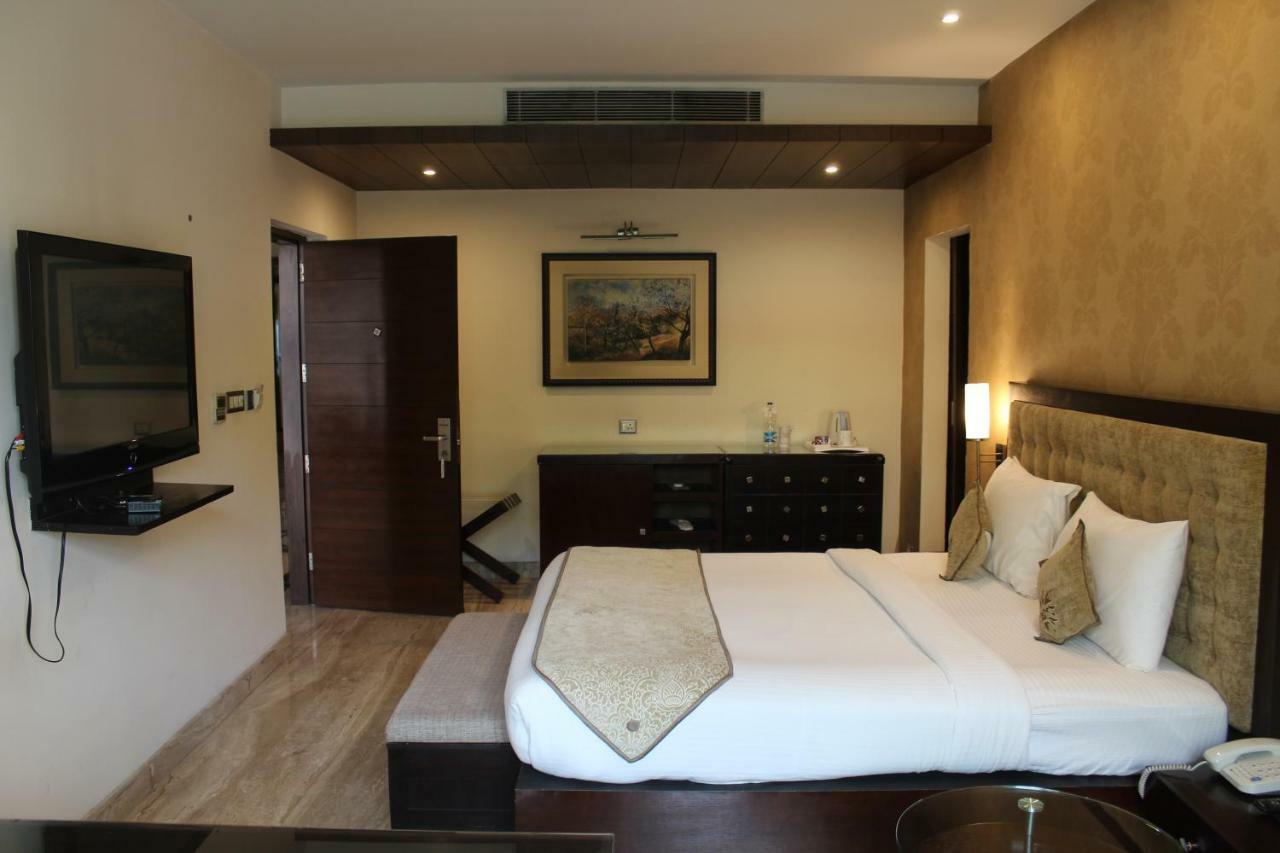 Royal Residence Iffco Chowk Gurgaon Bagian luar foto