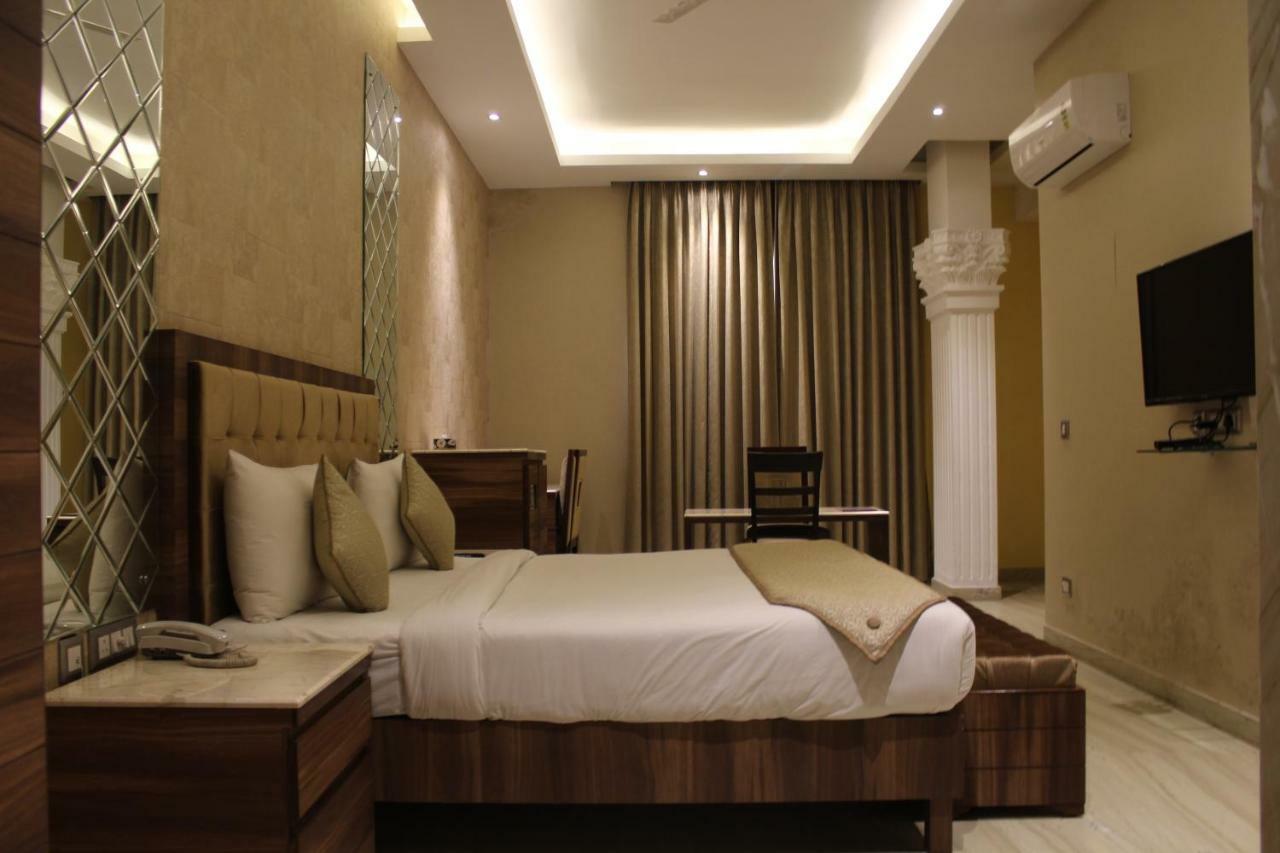 Royal Residence Iffco Chowk Gurgaon Bagian luar foto