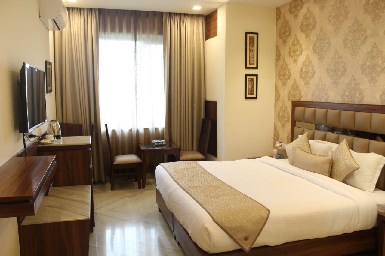 Royal Residence Iffco Chowk Gurgaon Bagian luar foto