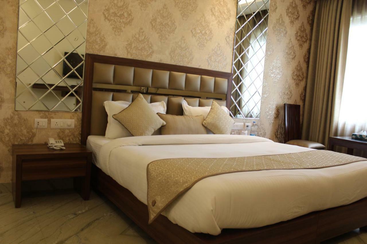 Royal Residence Iffco Chowk Gurgaon Bagian luar foto