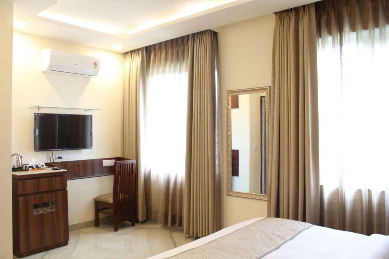 Royal Residence Iffco Chowk Gurgaon Bagian luar foto
