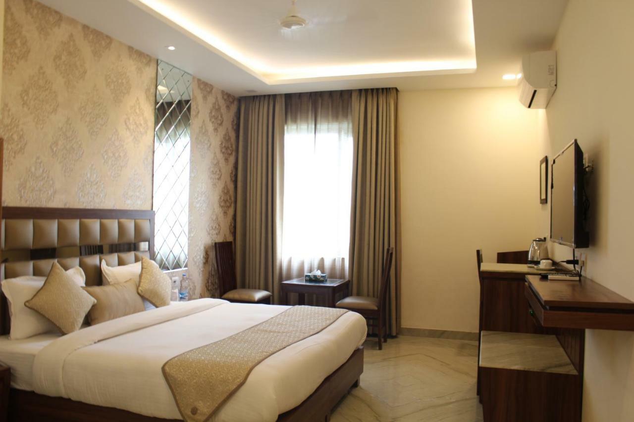 Royal Residence Iffco Chowk Gurgaon Bagian luar foto