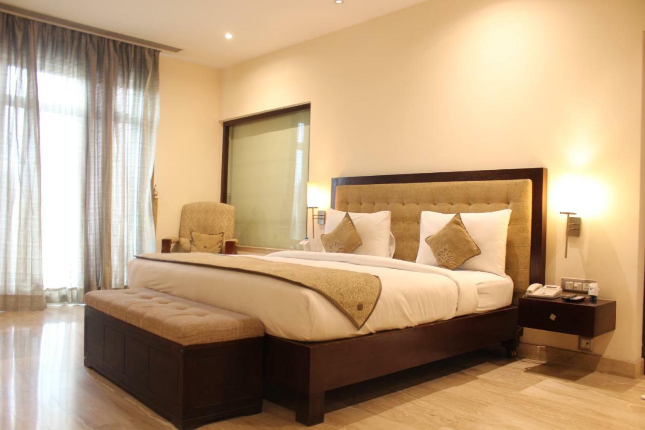 Royal Residence Iffco Chowk Gurgaon Bagian luar foto